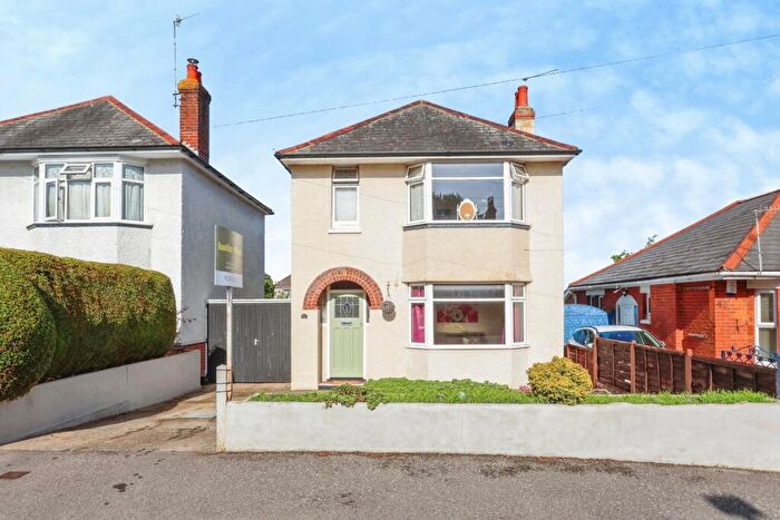3 Bedroom Detached House For Sale In Houlton Road, Heckford Park, Poole, Dorset, BH15