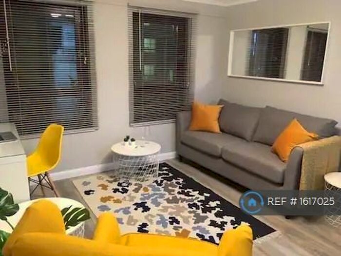 2 Bedroom Flat To Rent In Albion Gate, Glasgow, G1