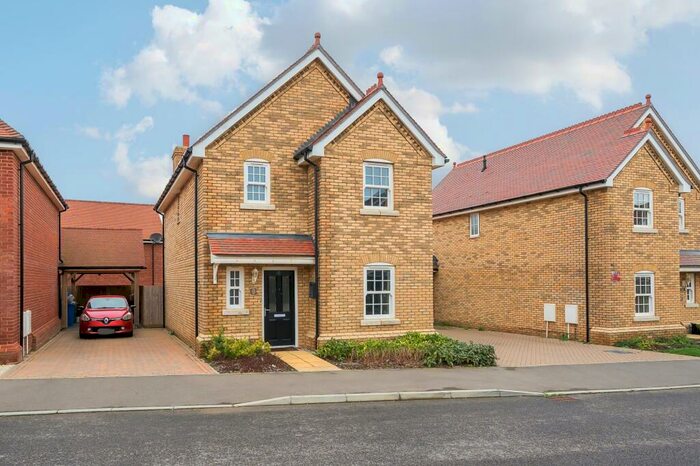 3 Bedroom Detached House For Sale In Goldfinch Drive, Faversham, ME13