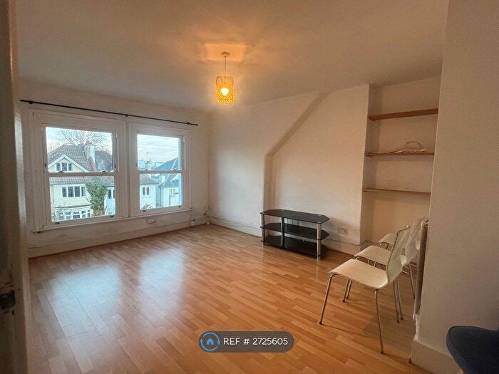 2 Bedroom Flat To Rent In London, London, N10
