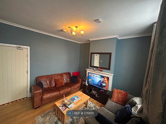 2 Bedroom Terraced House To Rent In Gedling Road, Nottingham, NG5