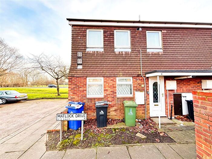 2 Bedroom Flat For Sale In Matlock Drive, Grimsby, DN37