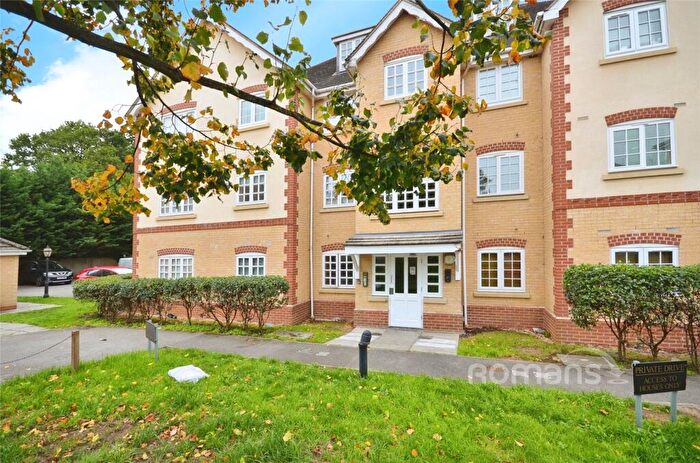 2 Bedroom Flat To Rent In Hurworth Avenue, Slough, SL3