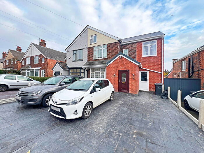 4 Bedroom Semi Detached House For Sale In Humberstone Lane, Leicester, Leicestershire, LE4