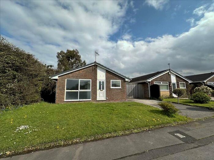 3 Bedroom Bungalow To Rent In Cedar Way, Penwortham, PR1