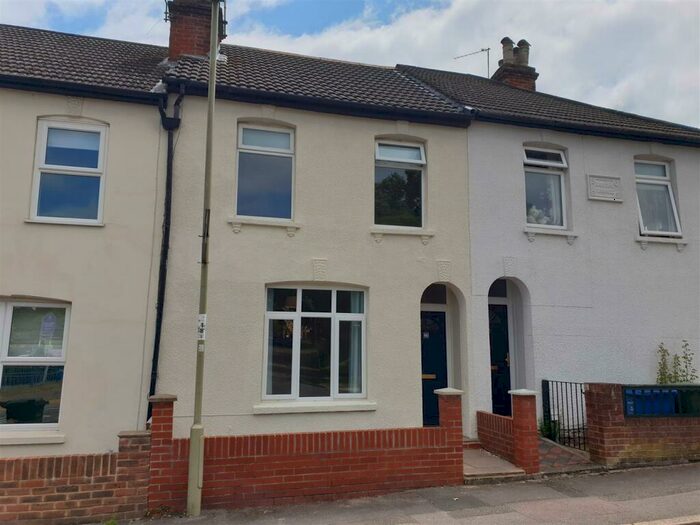 2 Bedroom Terraced House To Rent In Alexandra Road, Aldershot, GU11