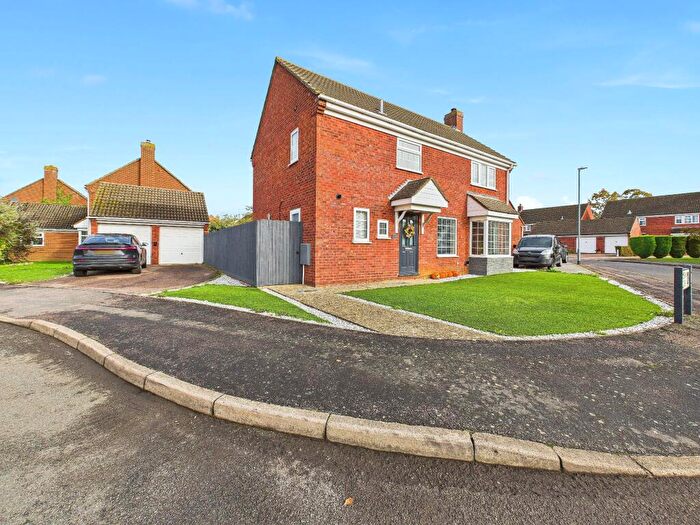 4 Bedroom Detached House For Sale In Silverweed, Eaton Ford, St. Neots, PE19