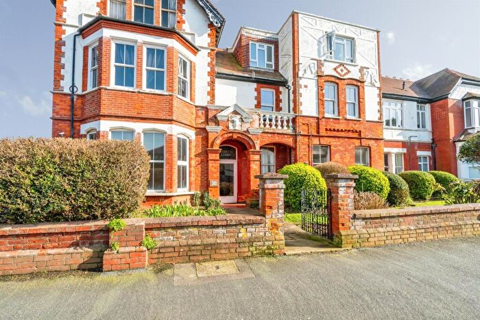 2 Bedroom Flat For Sale In Victoria Drive, Bognor Regis, PO21