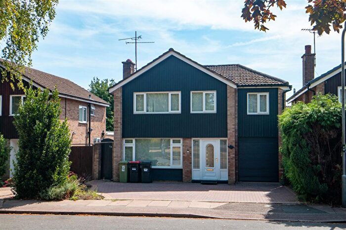 5 Bedroom Property To Rent In Buckingham Road, Bletchley, Milton Keynes, MK3