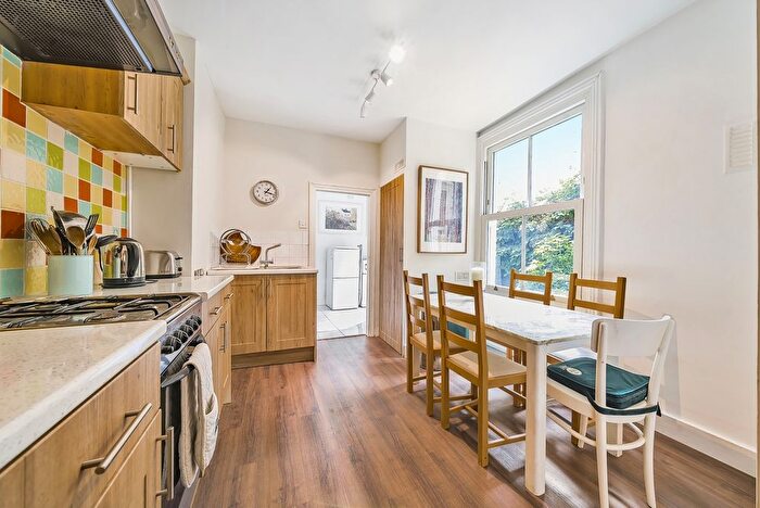 1 Bedroom Flat To Rent In Khartoum Road, London, SW17