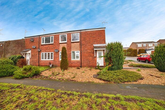 2 Bedroom Maisonette For Sale In Larkhall Place, Mansfield, Nottinghamshire, NG19