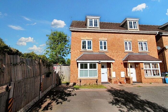 4 Bedroom Semi-Detached House For Sale In Bagnalls Wharf, Wednesbury, WS10