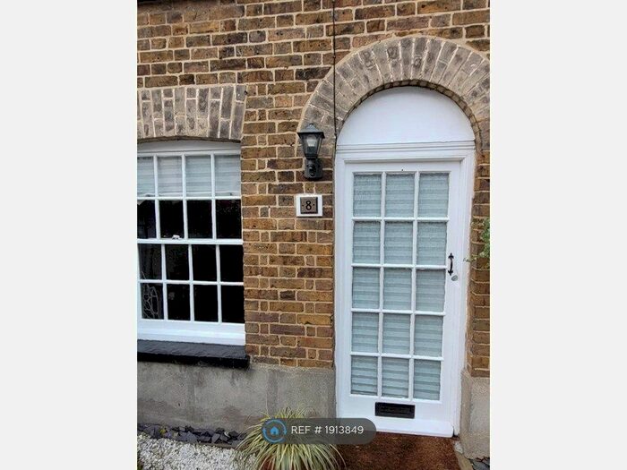 2 Bedroom End Of Terrace House To Rent In Church Street, Maldon, CM9