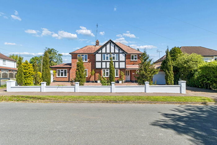 5 Bedroom Detached House For Sale In Crofters Road, Northwood, HA6