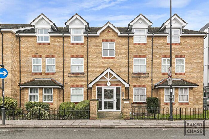 2 Bedroom Flat To Rent In Genotin Road, Enfield Town, EN1