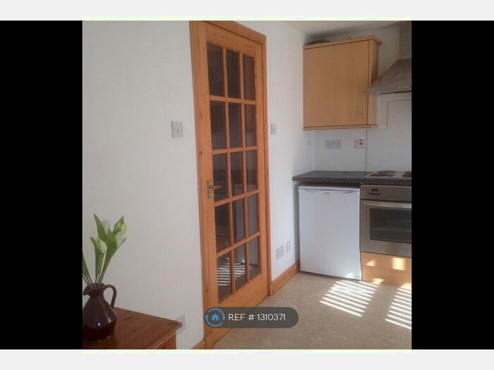 1 Bedroom Flat To Rent In Queen Street, Lossiemouth IV31