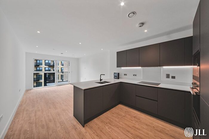 2 Bedroom Flat To Rent In Pavana Square, Brentford, TW8