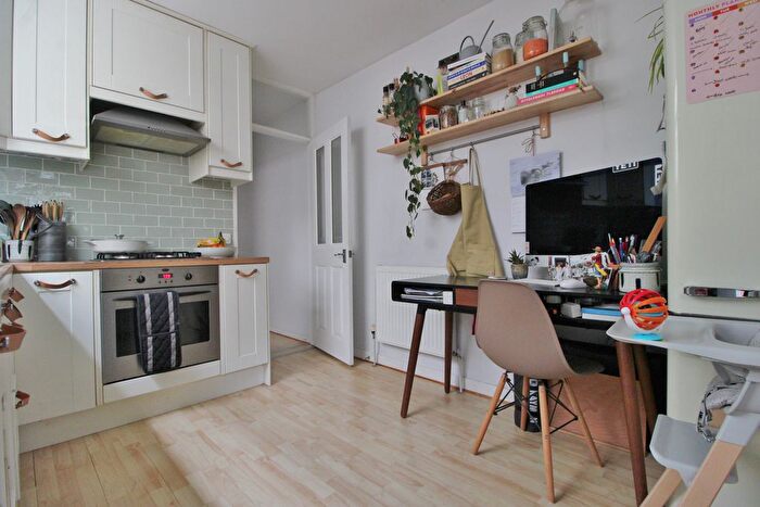 2 Bedroom Flat For Sale In Orchard Road, Southsea, PO4