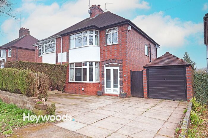 4 Bedroom Semi Detached House For Sale In Kingsway East, Westlands, Newcastle, ST5