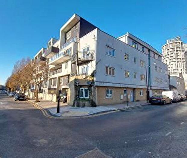 1 Bedroom Flat To Rent In Mellish Street, Isle Of Dogs, South Quay, Canary Wharf, Crossharbour, London, E14