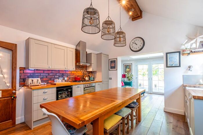 3 Bedroom Detached House For Sale In Oving Road, Chichester, PO19