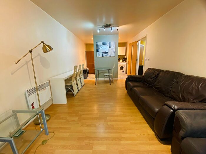 1 Bedroom Flat To Rent In Southside, St Johns Walk, Birmingham, B5