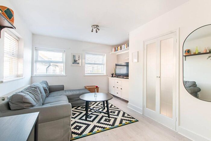 1 Bedroom Maisonette To Rent In High Street, Wembley, HA9