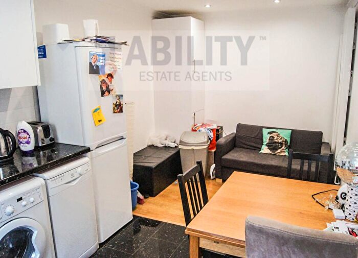 3 Bedroom House To Rent In Langdale Close, SE17