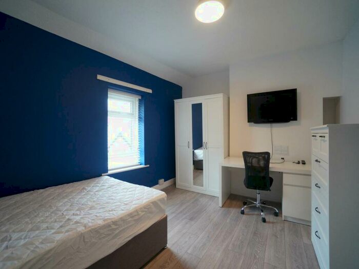 5 Bedroom House To Rent In Penchwintan Road, Bangor, LL57