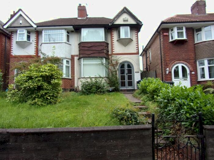 3 Bedroom Semi-Detached House To Rent In Kingstanding Road, Kingstanding, Birmingham, B44