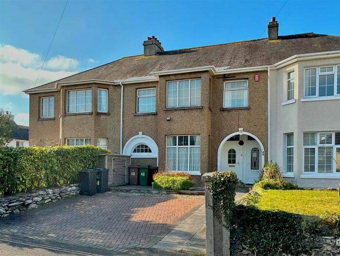 2 Bedroom Flat For Sale In Church Road, Plymstock, Plymouth, PL9
