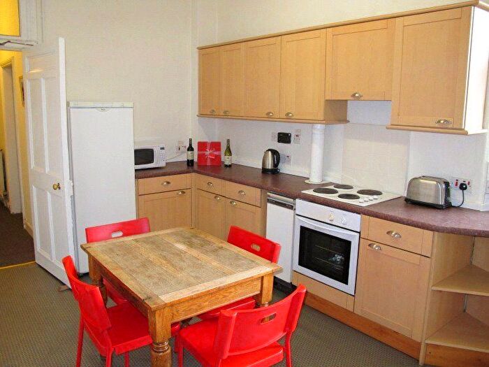 4 Bedroom Flat To Rent In Warrender Park Terrace, Edinburgh, EH9