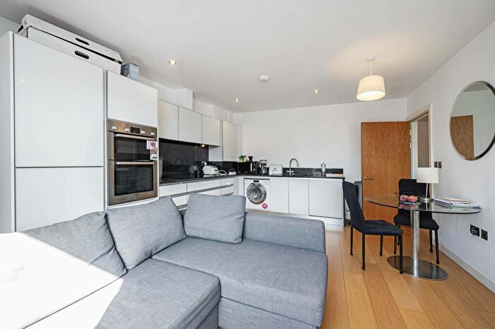 1 Bedroom Flat To Rent In Alie Street, Aldgate, London, E1