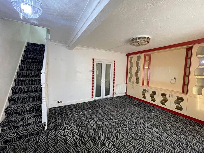 4 Bedroom Property To Rent In Ash Grove, Hounslow, TW5