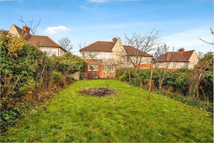 3 Bedroom Semi Detached House For Sale In Magdalene Road, Wakefield, West Yorkshire, WF2