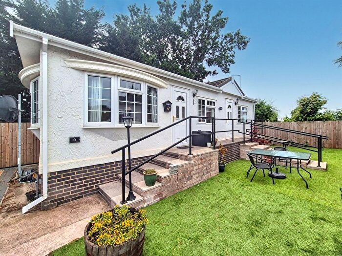 1 Bedroom Mobile/park Home For Sale In Overbrook Grange, Nuneaton, CV11