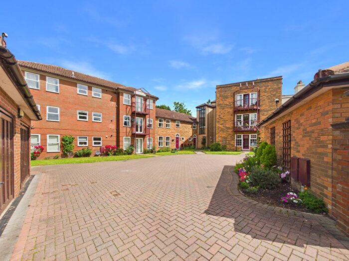 2 Bedroom Flat For Sale In Tollhouse Drive, Worcester, Worcestershire, WR2
