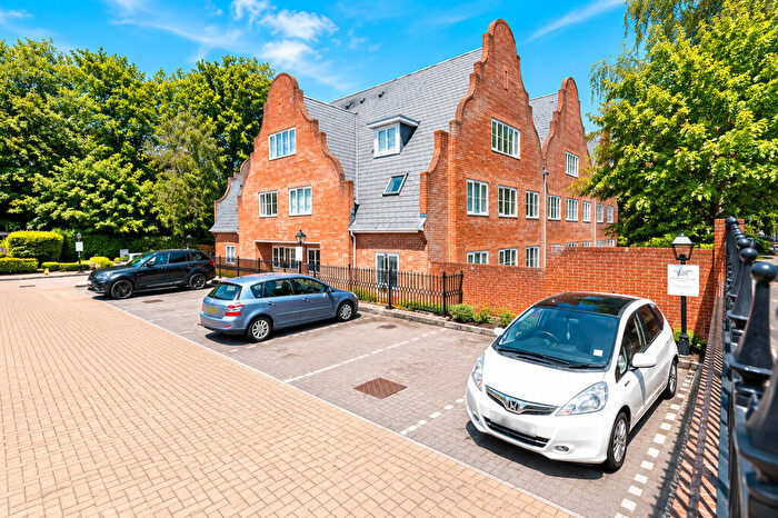 1 Bedroom Flat For Sale In Paddock House, Burleigh Road, SL5