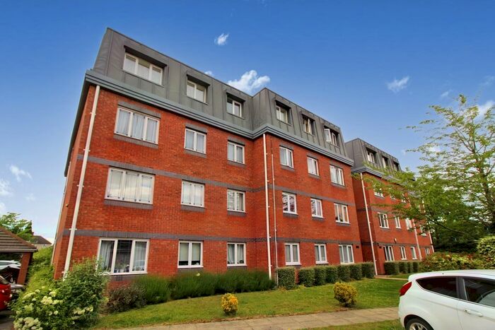 2 Bedroom Flat To Rent In Endymion Mews, Hatfield, Herts, AL10