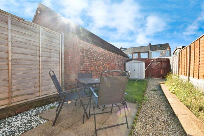 2 Bedroom Semi-Detached House For Sale In Belgrave Drive, Hull, HU4