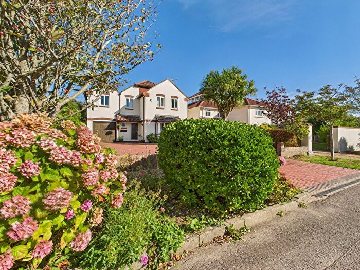 5 Bedroom Detached House For Sale In Golden Acre, East Preston, BN16