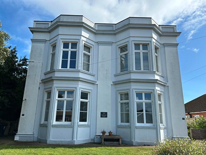2 Bedroom Flat To Rent In Vicarage Street, Broadstairs, Kent, CT10