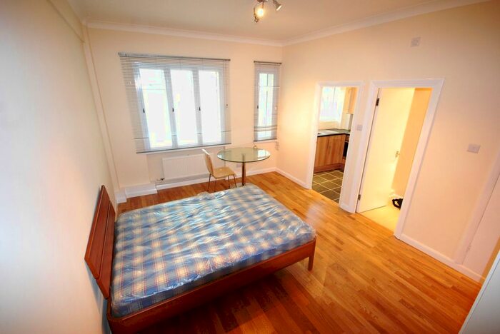 Studio To Rent In Warren Court, Euston Road, Euston, NW1
