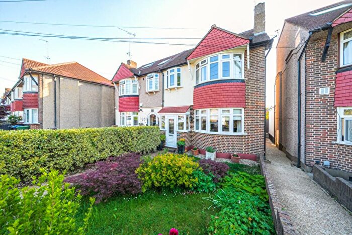 4 Bedroom End Of Terrace House For Sale In Churston Drive, Morden, SM4