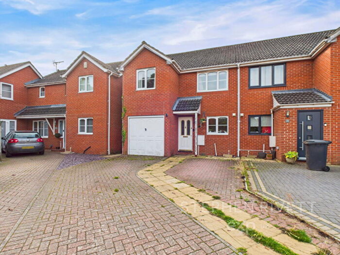 3 Bedroom Semi-Detached House For Sale In Millfield Gardens, Millfield Gardens, IP4