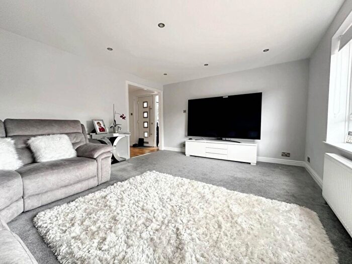 6 Bedroom Detached House For Sale In Glynn Road, Peacehaven, BN10