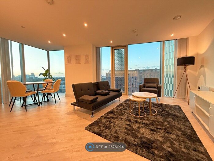 2 Bedroom Flat To Rent In Trinity Way, Manchester, M3