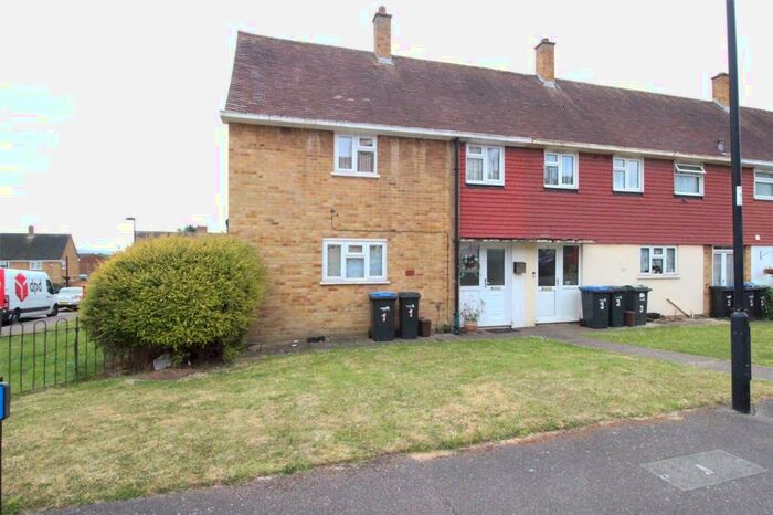 3 Bedroom Semi-Detached House To Rent In Ripley Road, Enfield, Middlesex, EN2