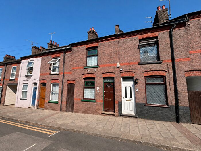 2 Bedroom Terraced House For Sale In Ridgway Road, Luton, Bedfordshire, LU2