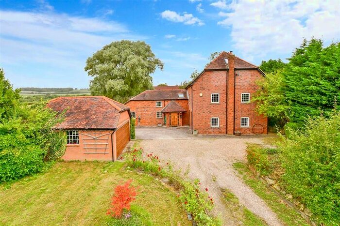 6 Bedroom Detached House For Sale In Pluckley Road, Charing, Ashford, Kent, TN27